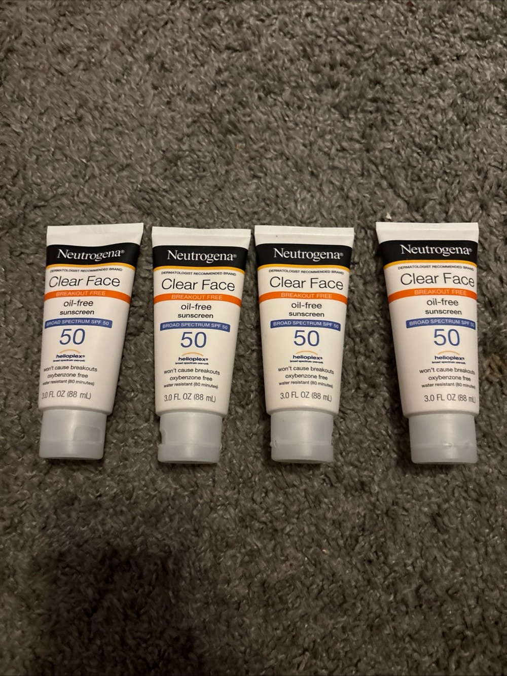 Neutrogena Clear Face Oil-Free Sunscreen SPF 50 - White